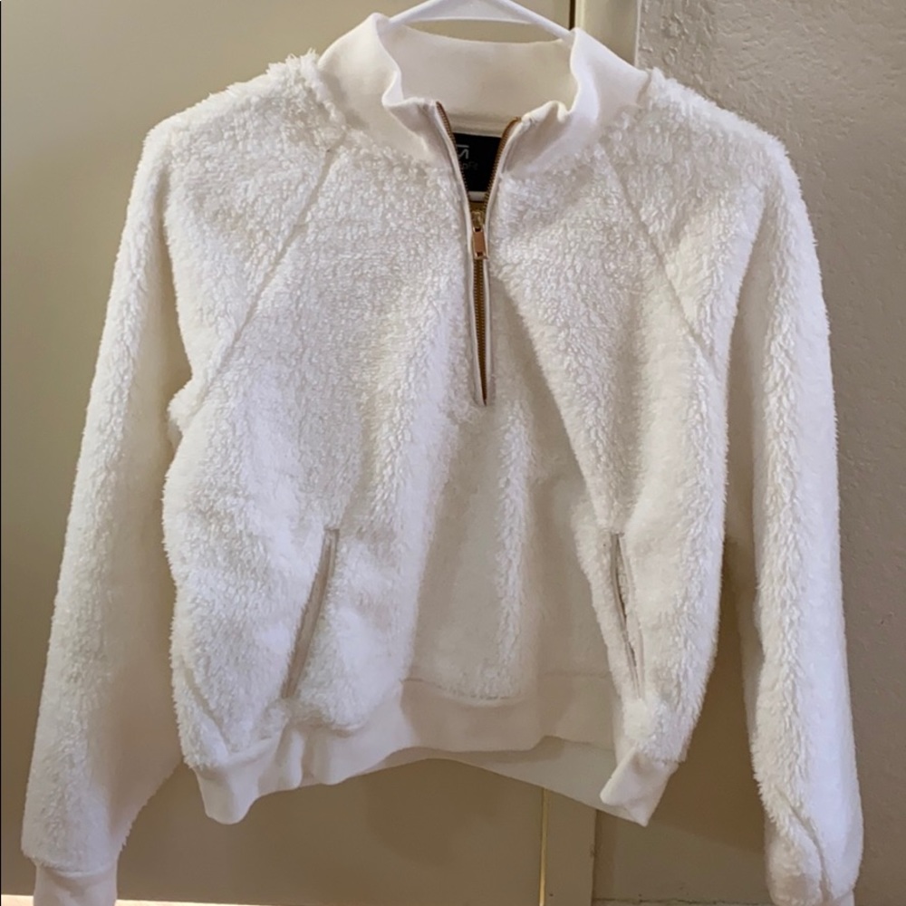 GapFit sweater